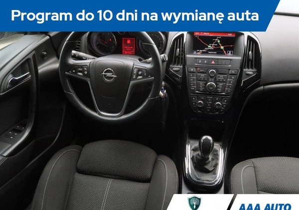 Opel Astra cena 30000 przebieg: 167772, rok produkcji 2015 z Sieradz małe 277